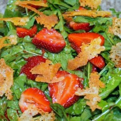 Strawberry Delights: Spring Green Salad with Strawberries and Crispy Smoked Cheddar spring-green-salad