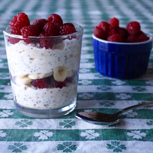 Raspberry-chia-overnight-oats