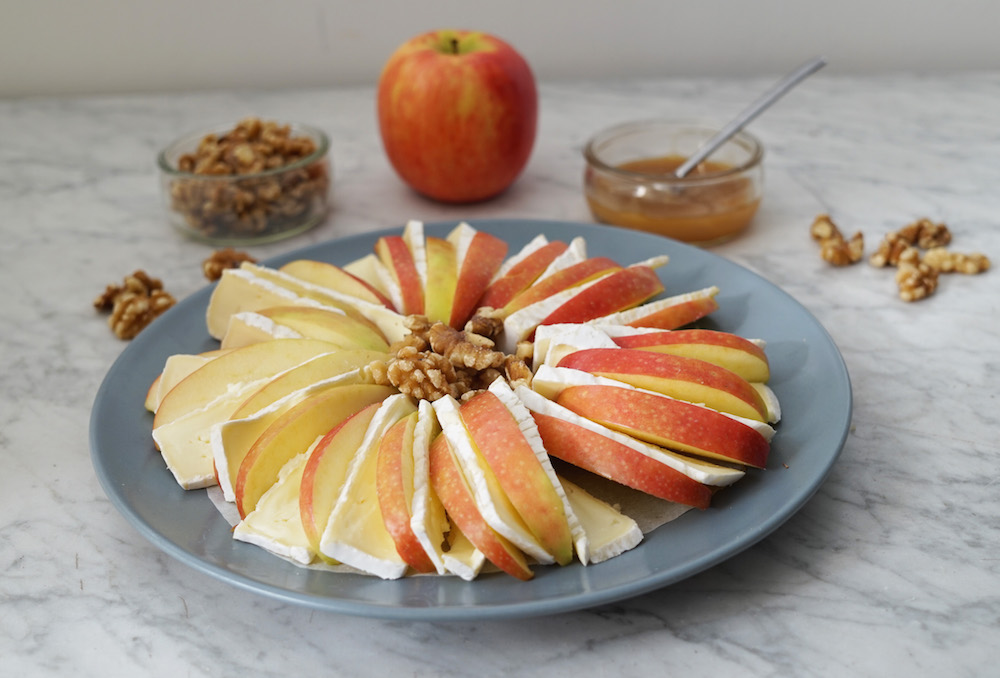 Health-Food-Appetizer-Apples-Brie