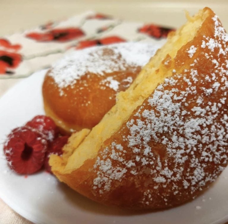 Fasnachts with powdered sugar