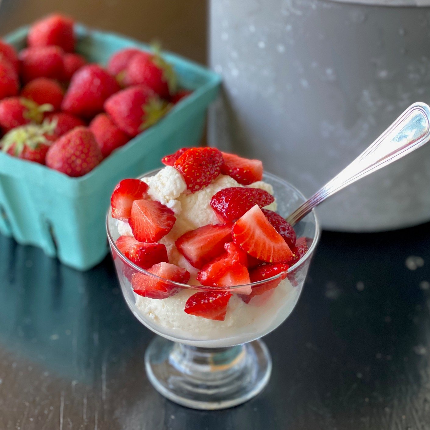 Vanilla ice on sale cream with strawberries