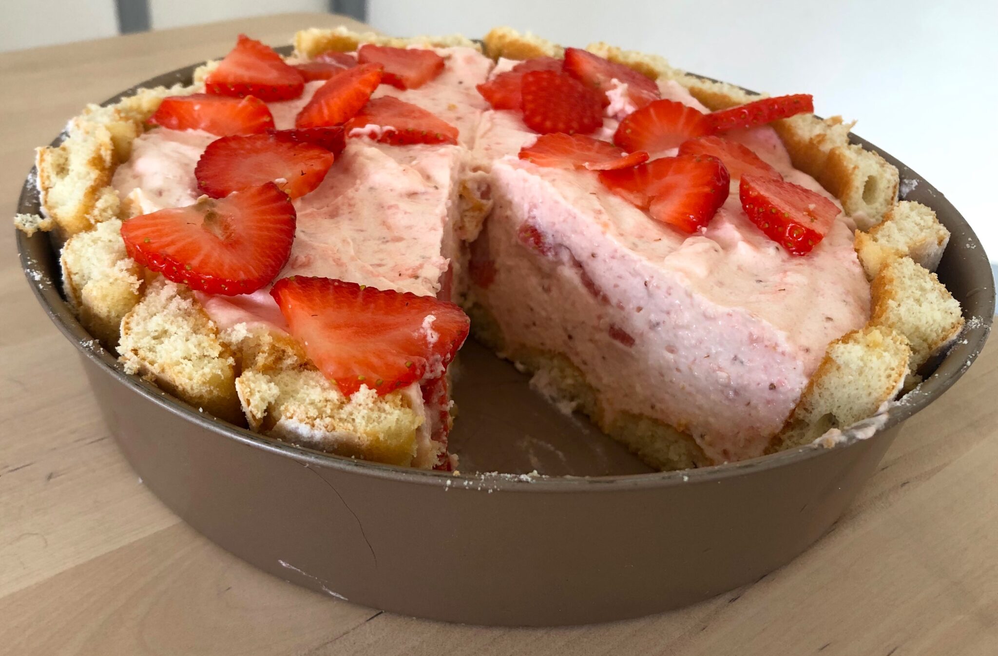 Charlotte aux fraises - Framboise et Vanille
